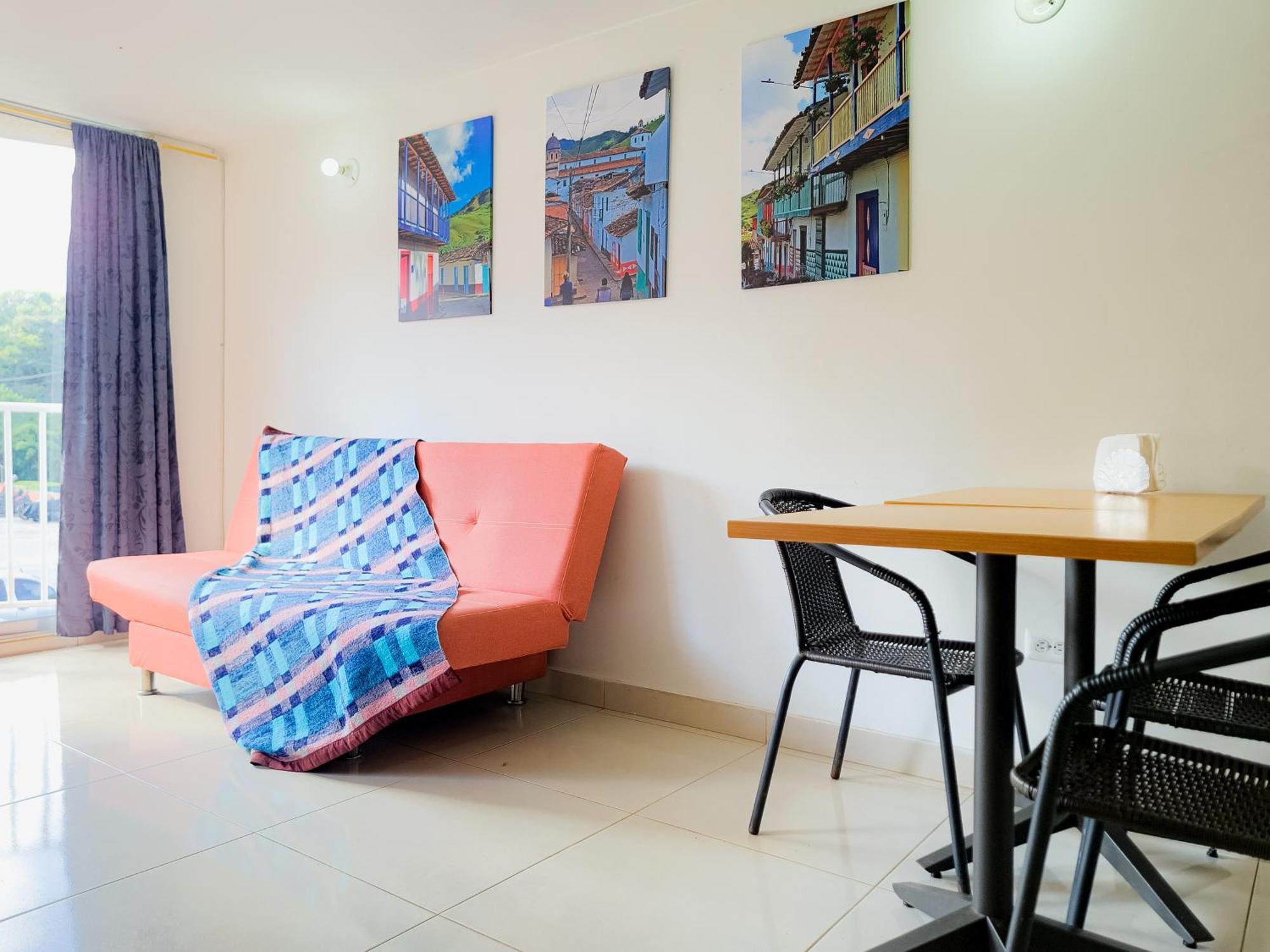 Hostal - Dona Elva A 15 Min Del Aeropuerto 里奥内格罗 外观 照片