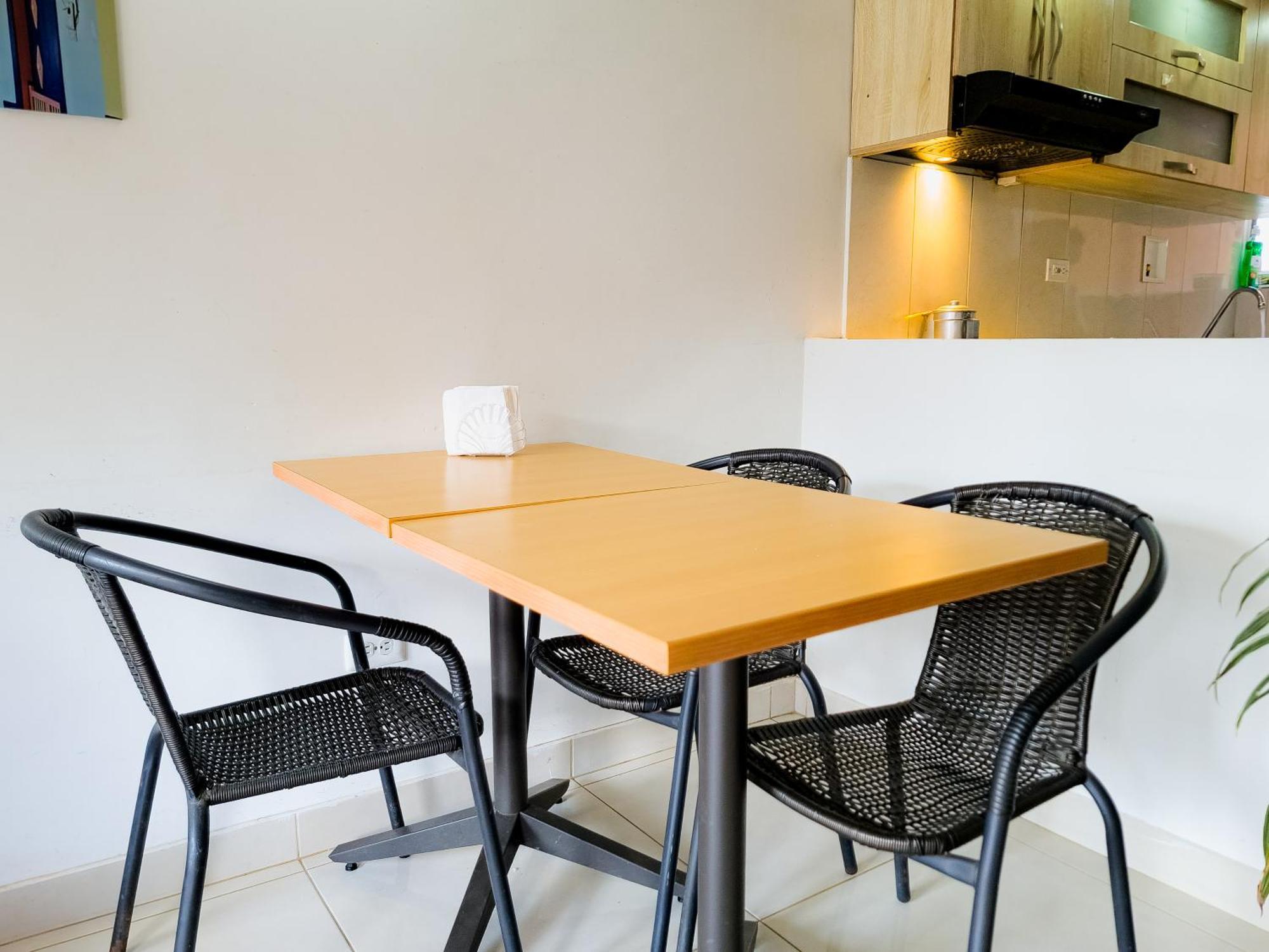 Hostal - Dona Elva A 15 Min Del Aeropuerto 里奥内格罗 外观 照片