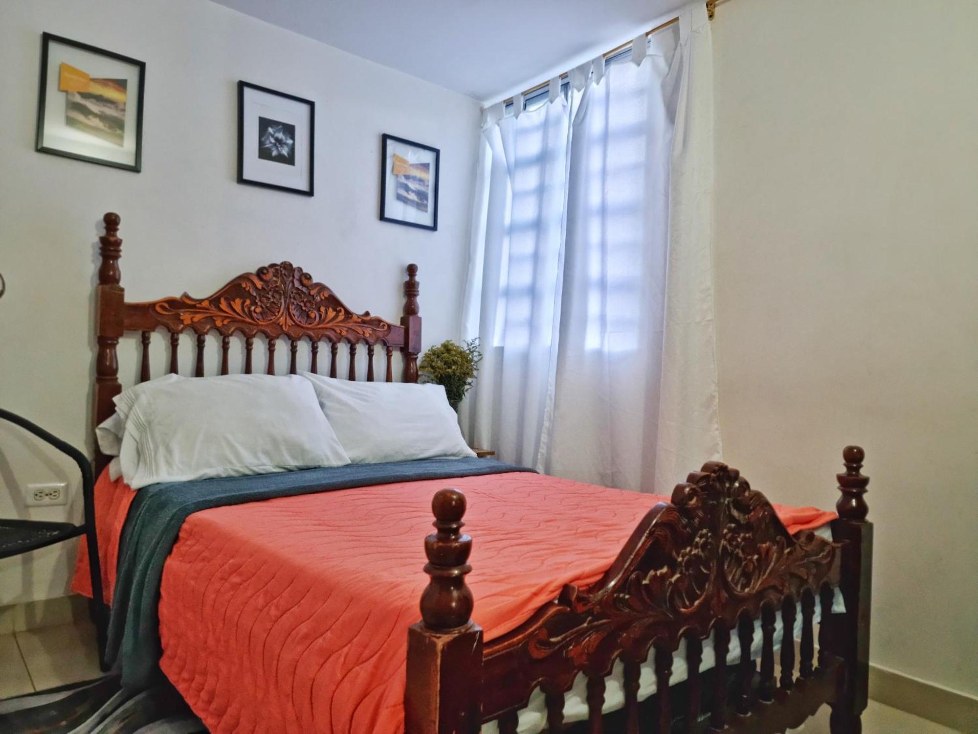 Hostal - Dona Elva A 15 Min Del Aeropuerto 里奥内格罗 外观 照片
