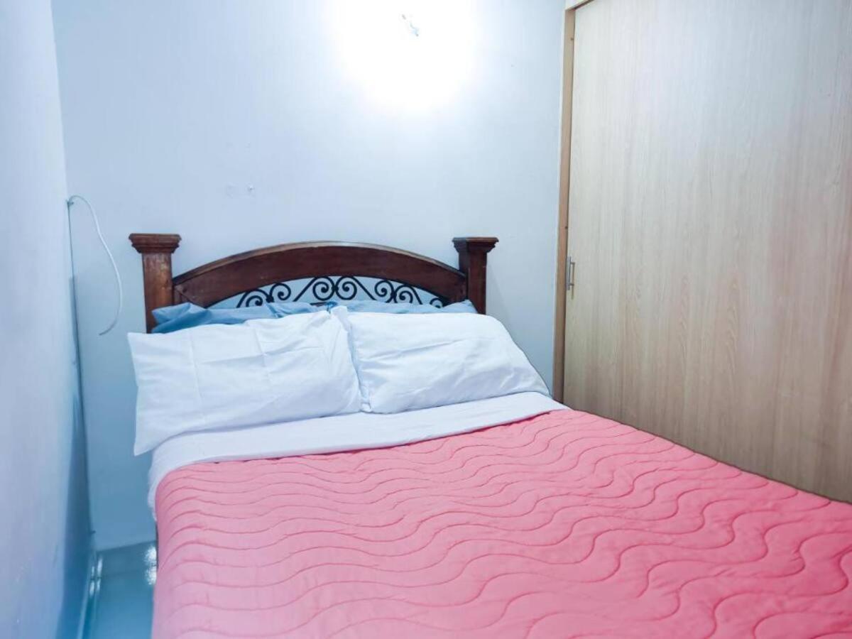 Hostal - Dona Elva A 15 Min Del Aeropuerto 里奥内格罗 外观 照片
